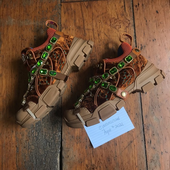 Gucci Flashtrek sneakers with Crystals - Picture 9 of 11